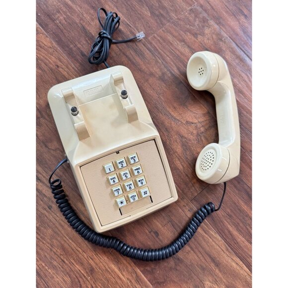 Vintage ITT Beige Push-Button Landline Phone Coiled Cord PROP Untested RJ11C 70s - Picture 6 of 9